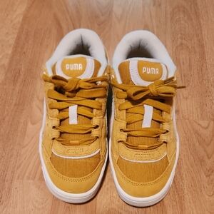 Puma Mens 7.5 Womens 9 Yellow Sneakers Corduroy